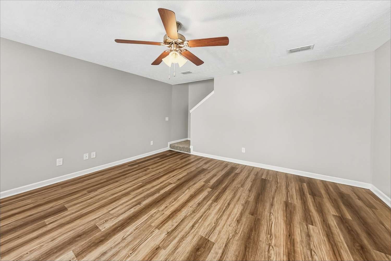 1601 Sprucedale Dr photo 5