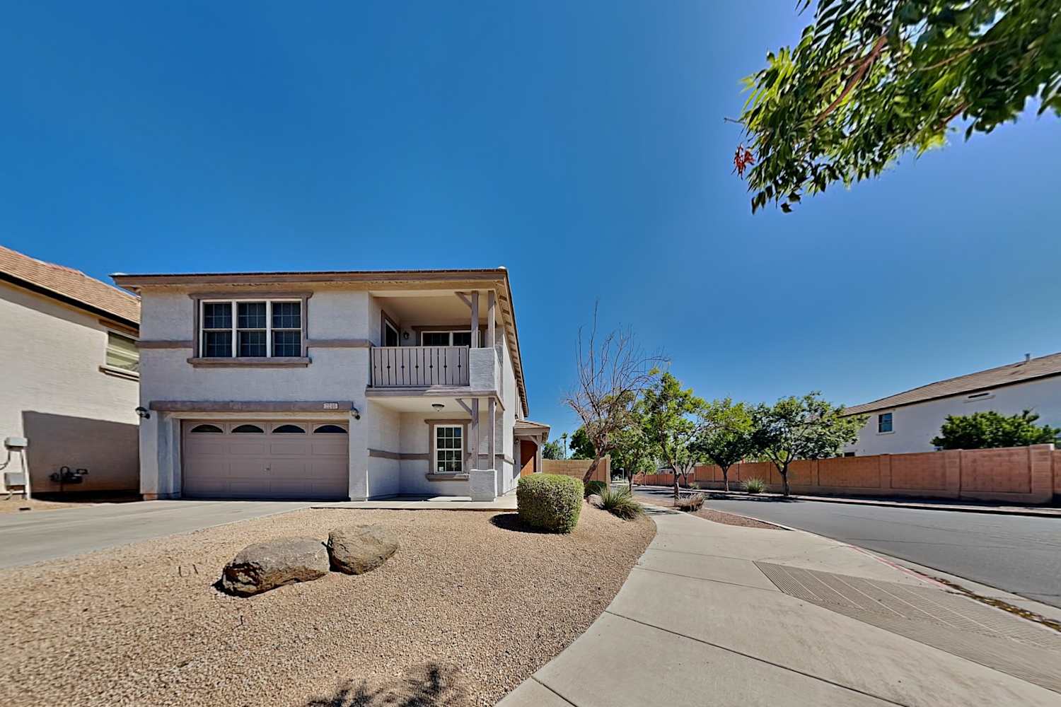 2246 E Bowker St Phoenix, AZ 85040 photo 3