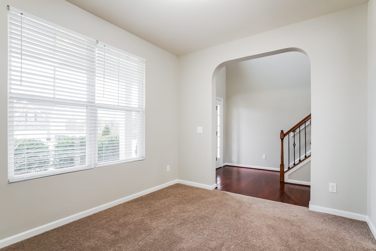 3432 Sutters Mill Ln photo 2