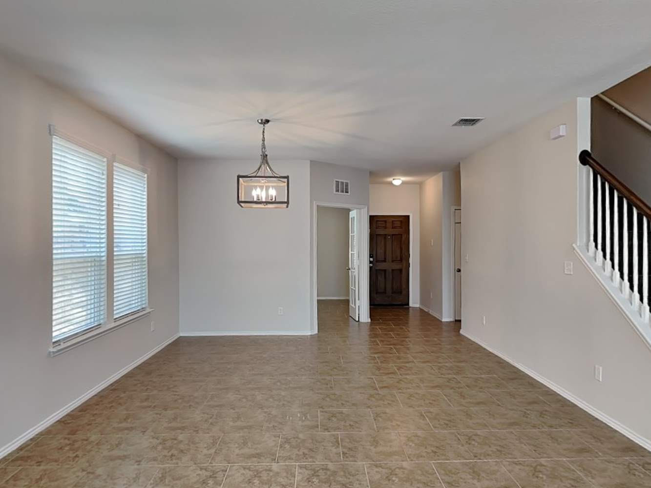 1607 Crown Daisy photo 5