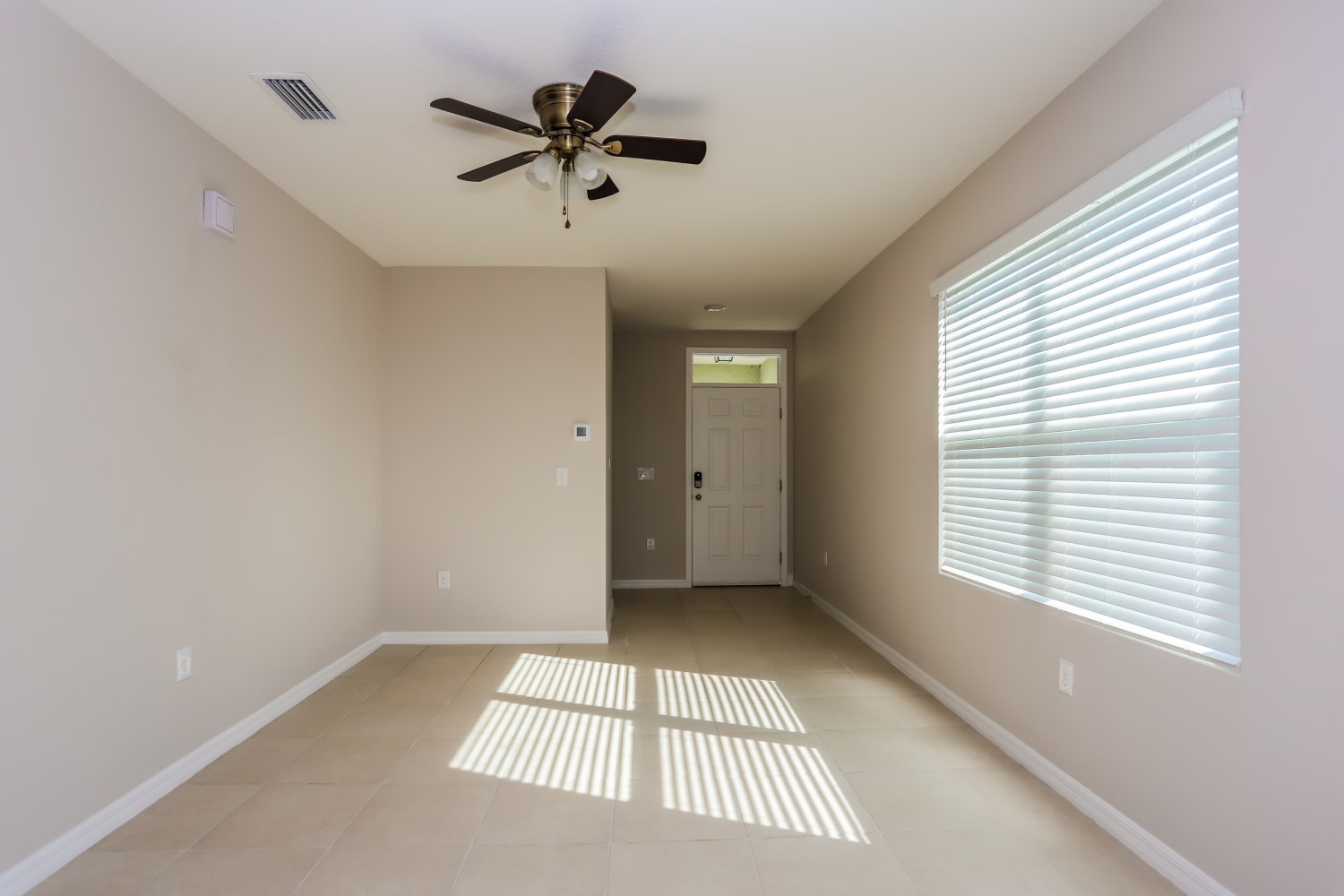 3871 Golden Oriole Pkwy photo 2