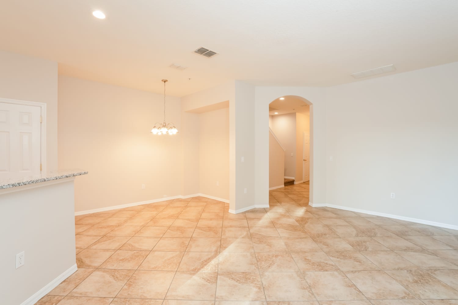1366 Grantham Dr photo 5