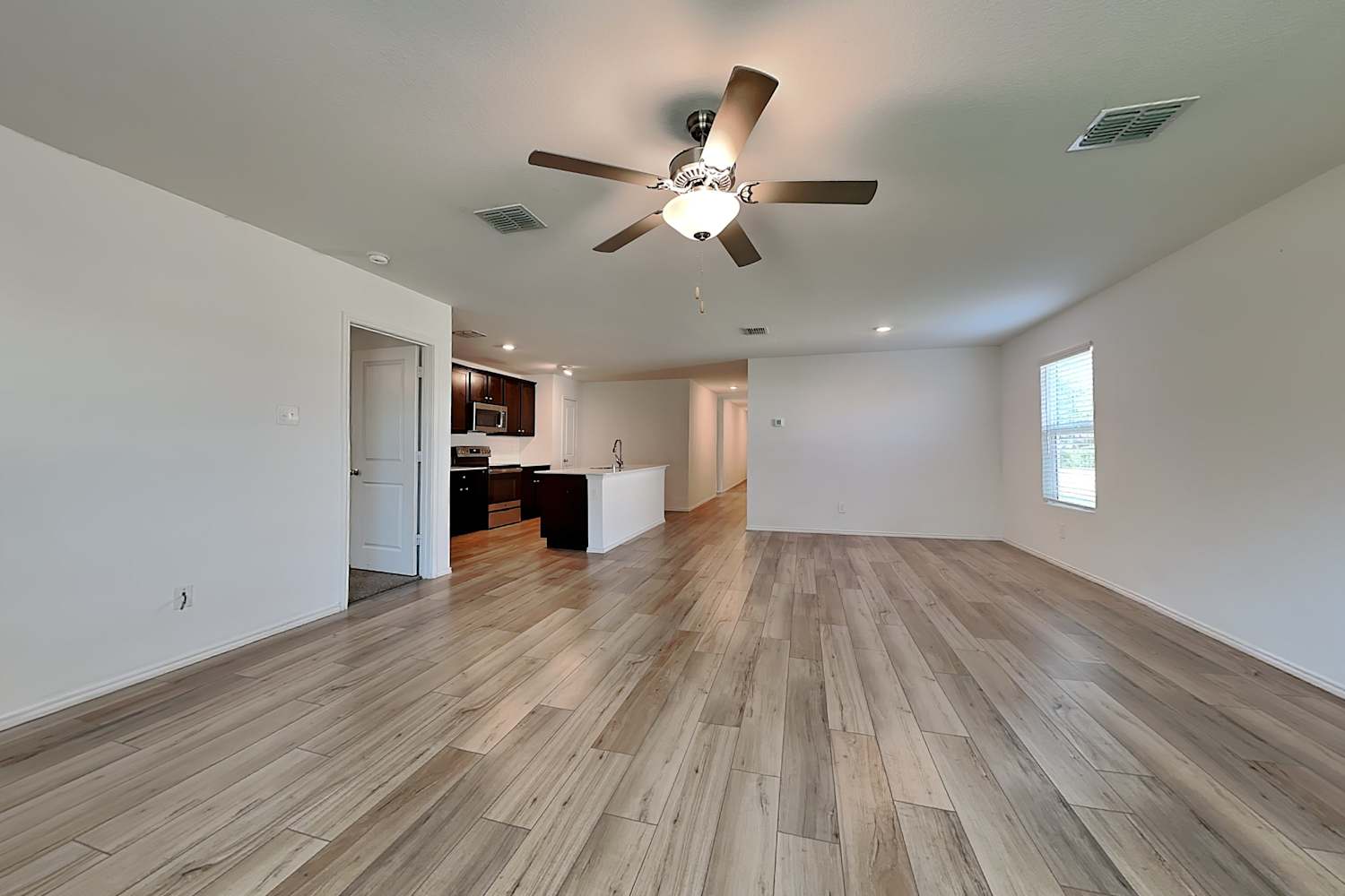 10527 Sewell Cir photo 3