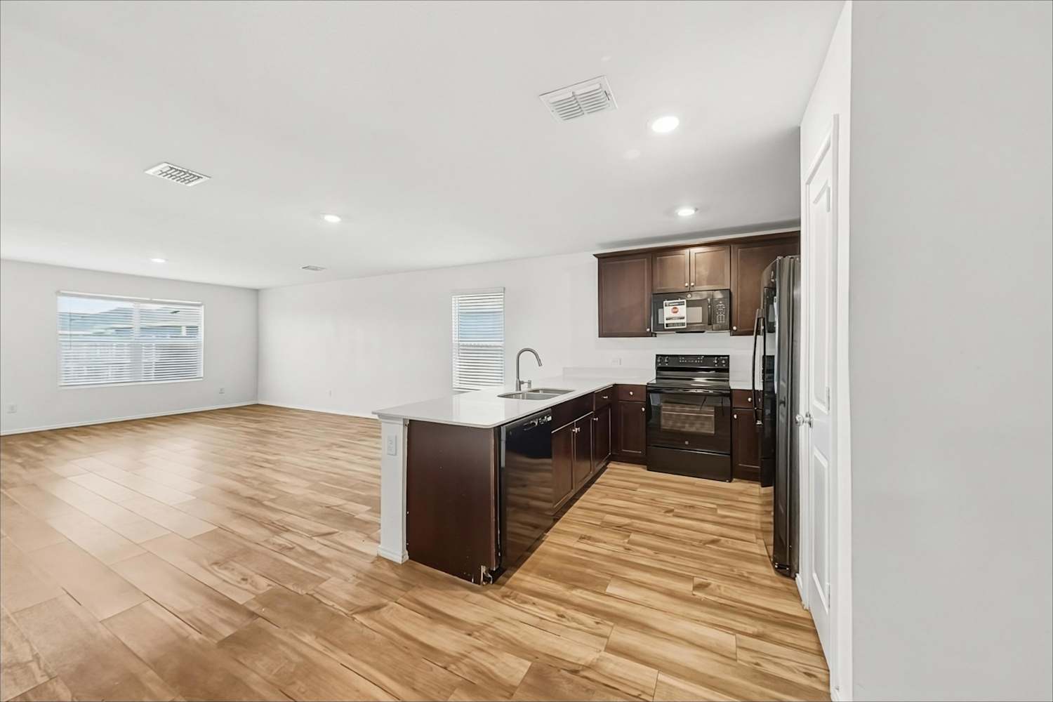 5423 Longshadow Dr photo 5