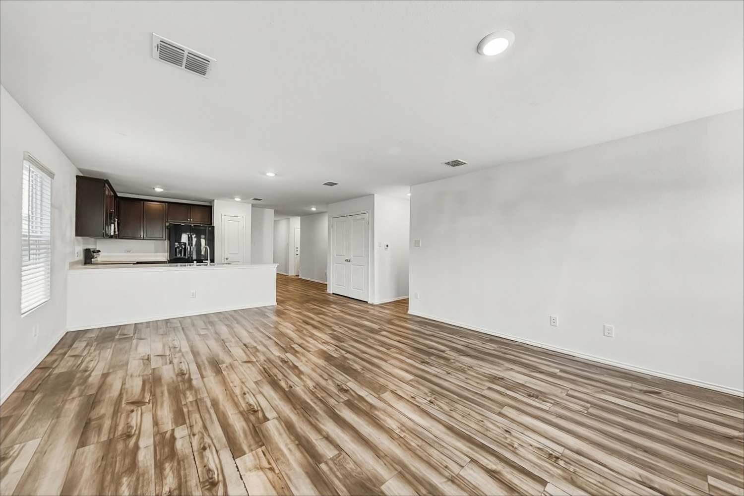 5423 Longshadow Dr photo 4