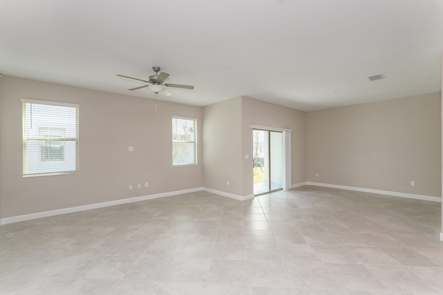 2880 Yellowhammer Wy photo 4