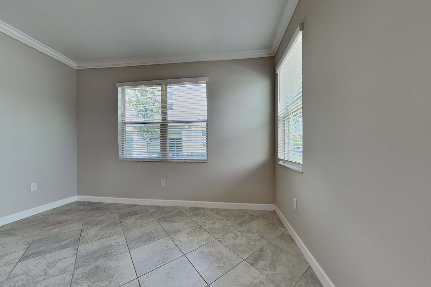 2848 Yellowhammer Wy photo 4
