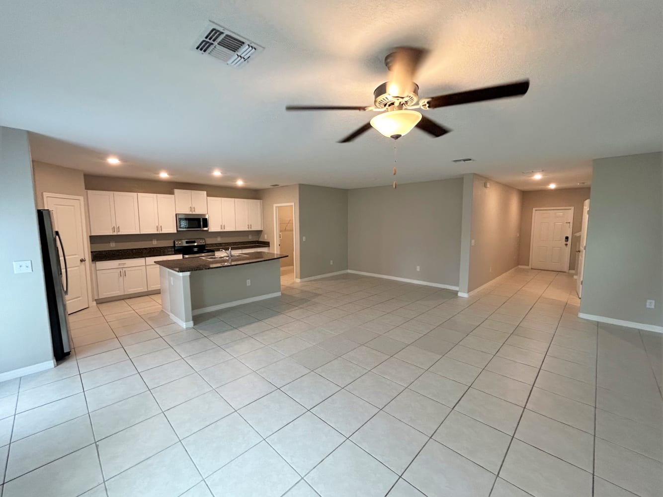 2237 Treesdale Ave photo 5