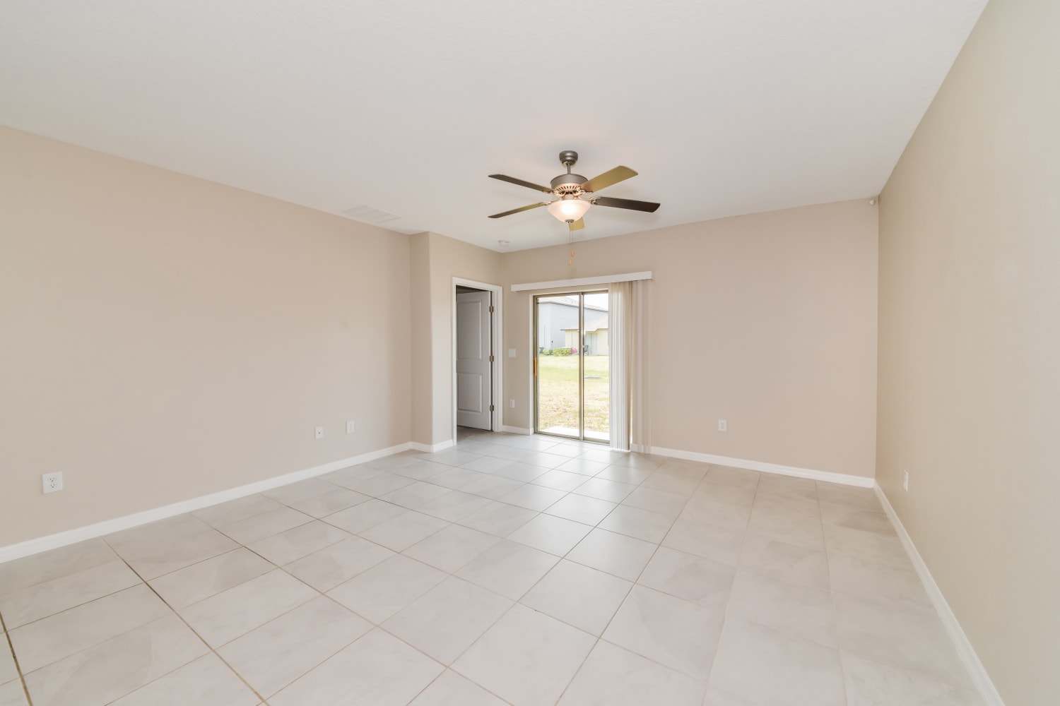 2207 Jungle Dr photo 5