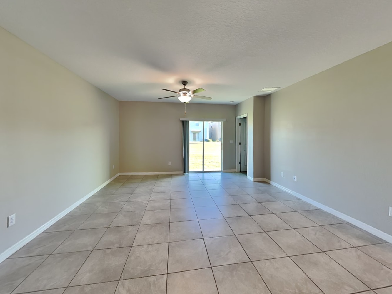 2242 Treesdale Ave photo 4