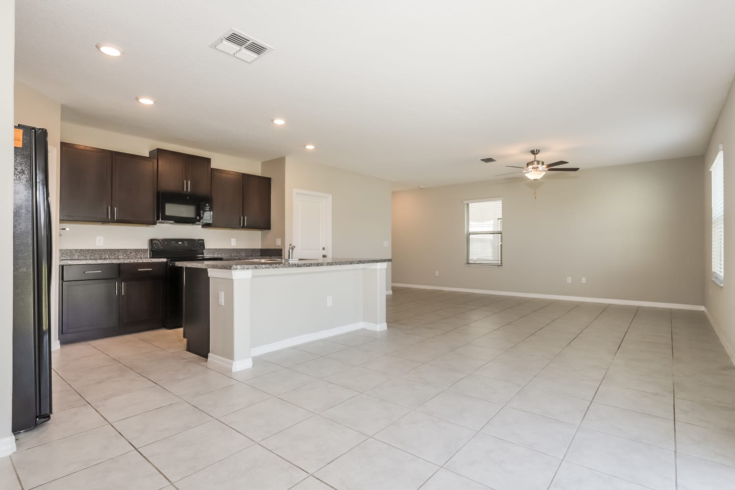 7251 King Creek Dr photo 4