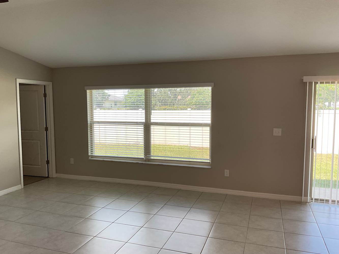 1506 Blue Rose Dr photo 3