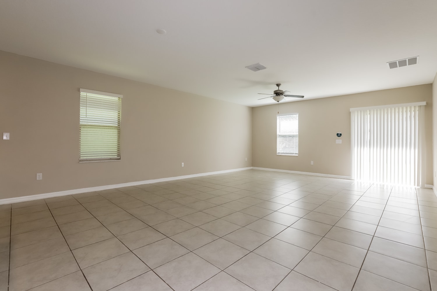 1580 Blue Rose Dr photo 4