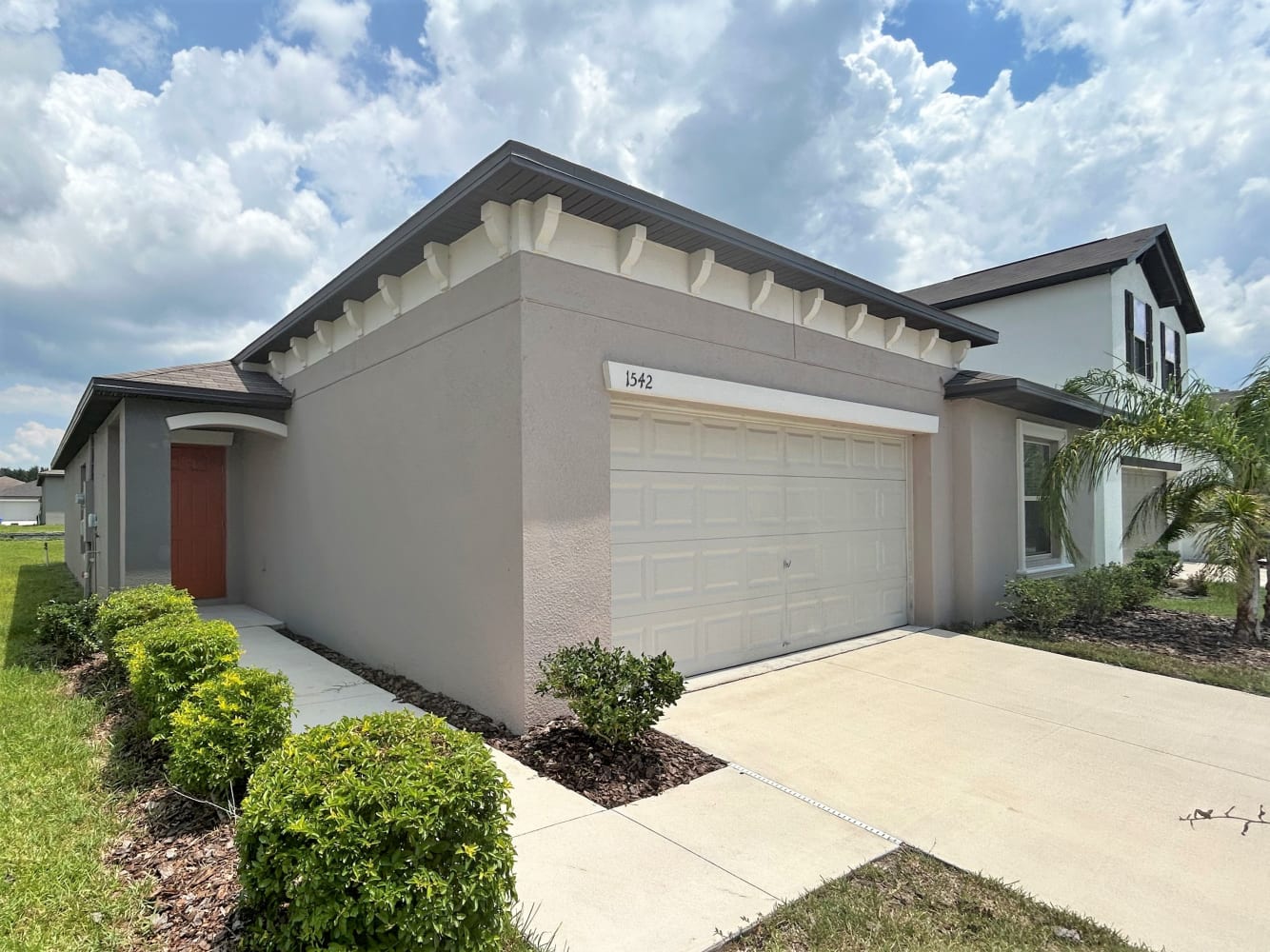 1542 Flower Dust Dr photo 2