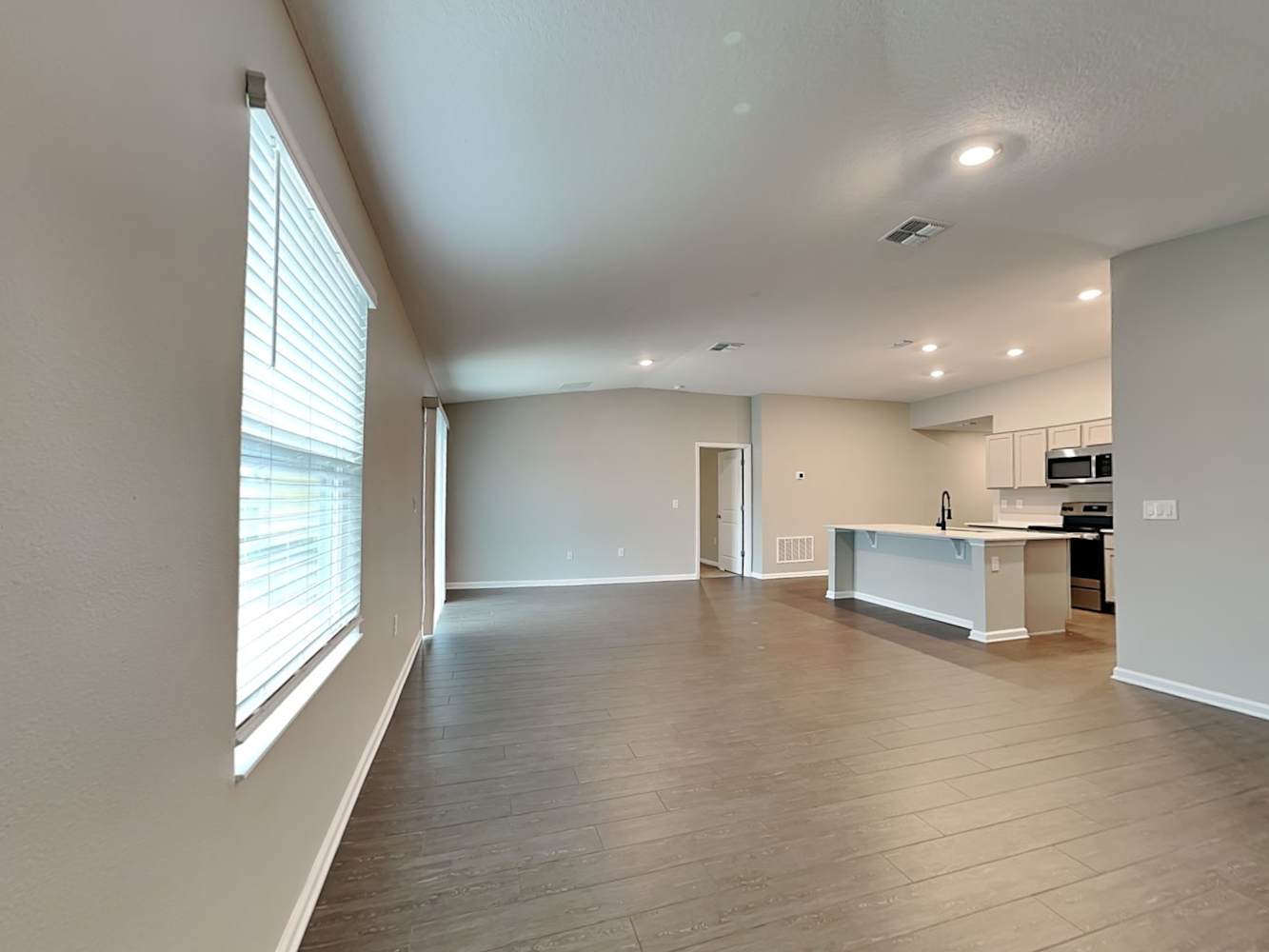 948 Caitlin Loop photo 4