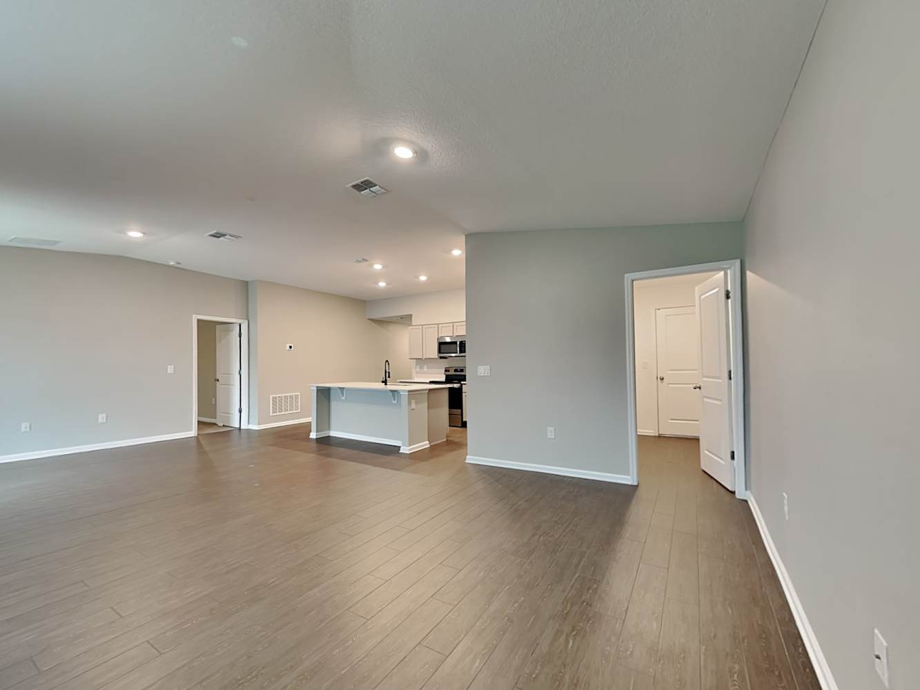 909 Caitlin Loop photo 4