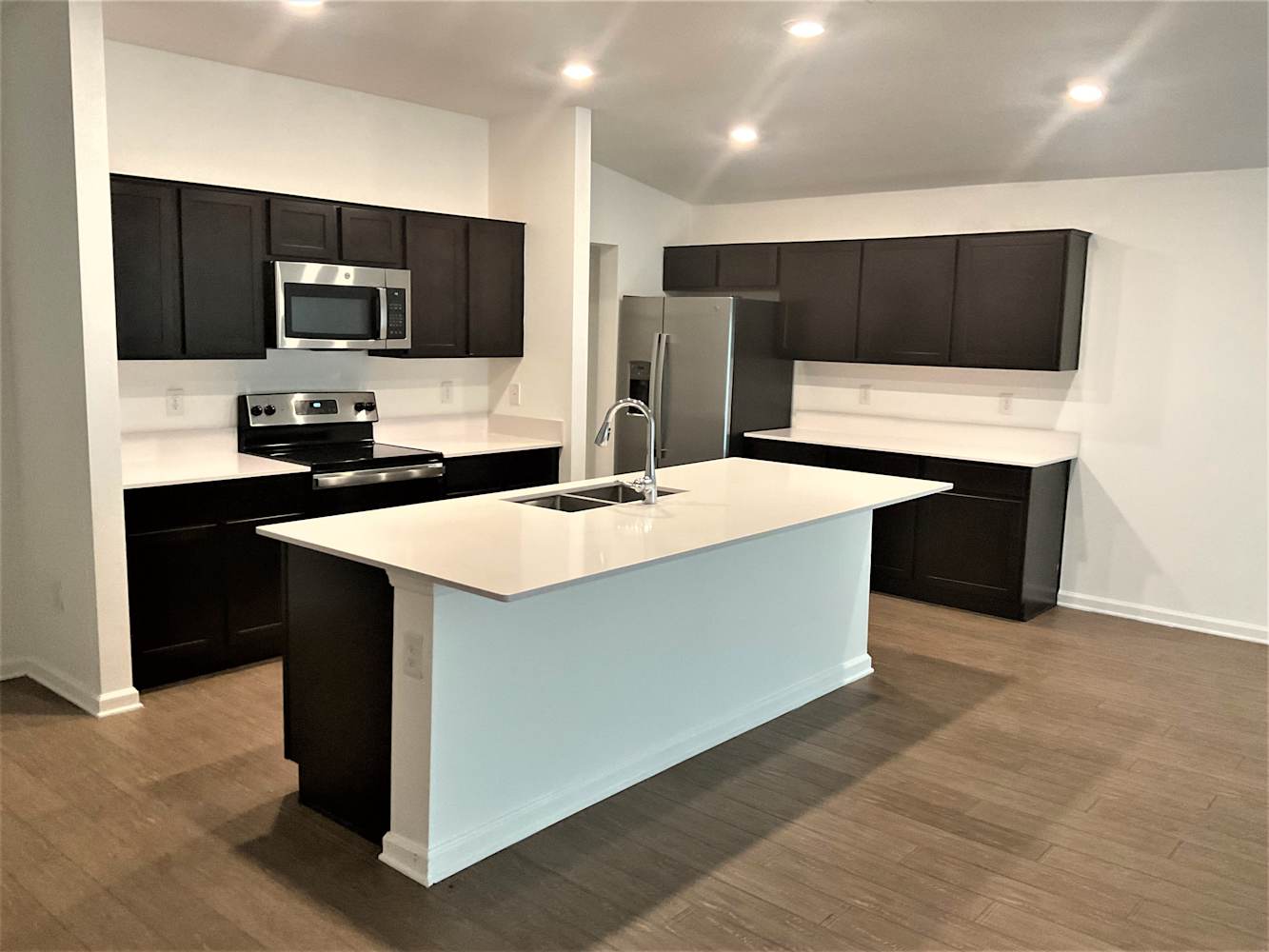 917 Caitlin Loop photo 4