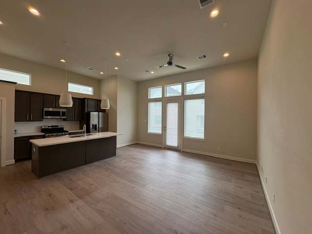 714 Wilshire Brook Ln photo 5