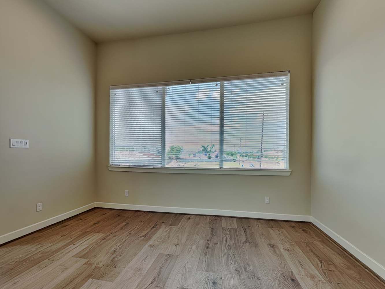 716 Wilshire Brook Ln photo 5