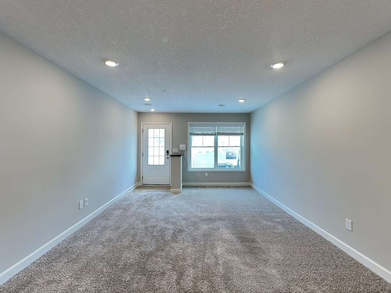 10926 Zest St NE photo 4