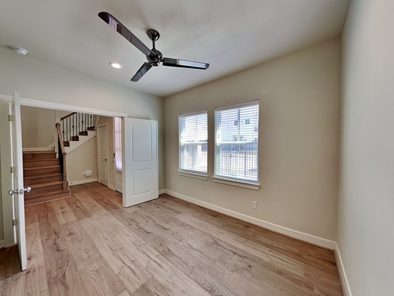 709 Carriage Knolls Dr photo 5