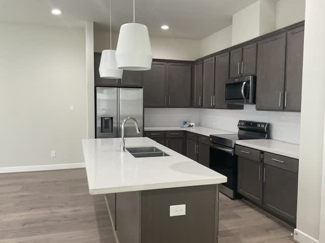 10518 Executive Lake Dr photo 4