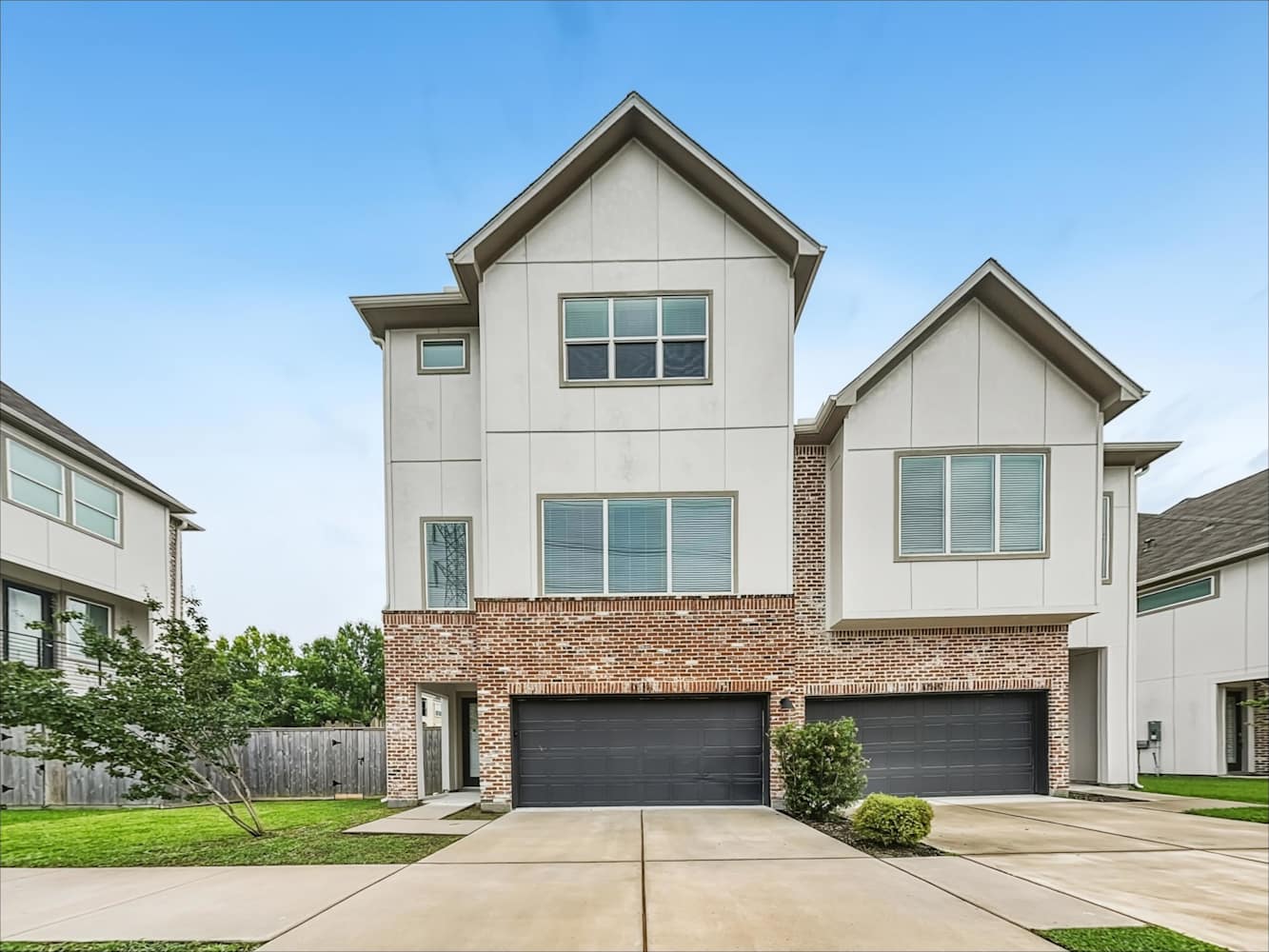 10534 Executive Lake Dr photo 5