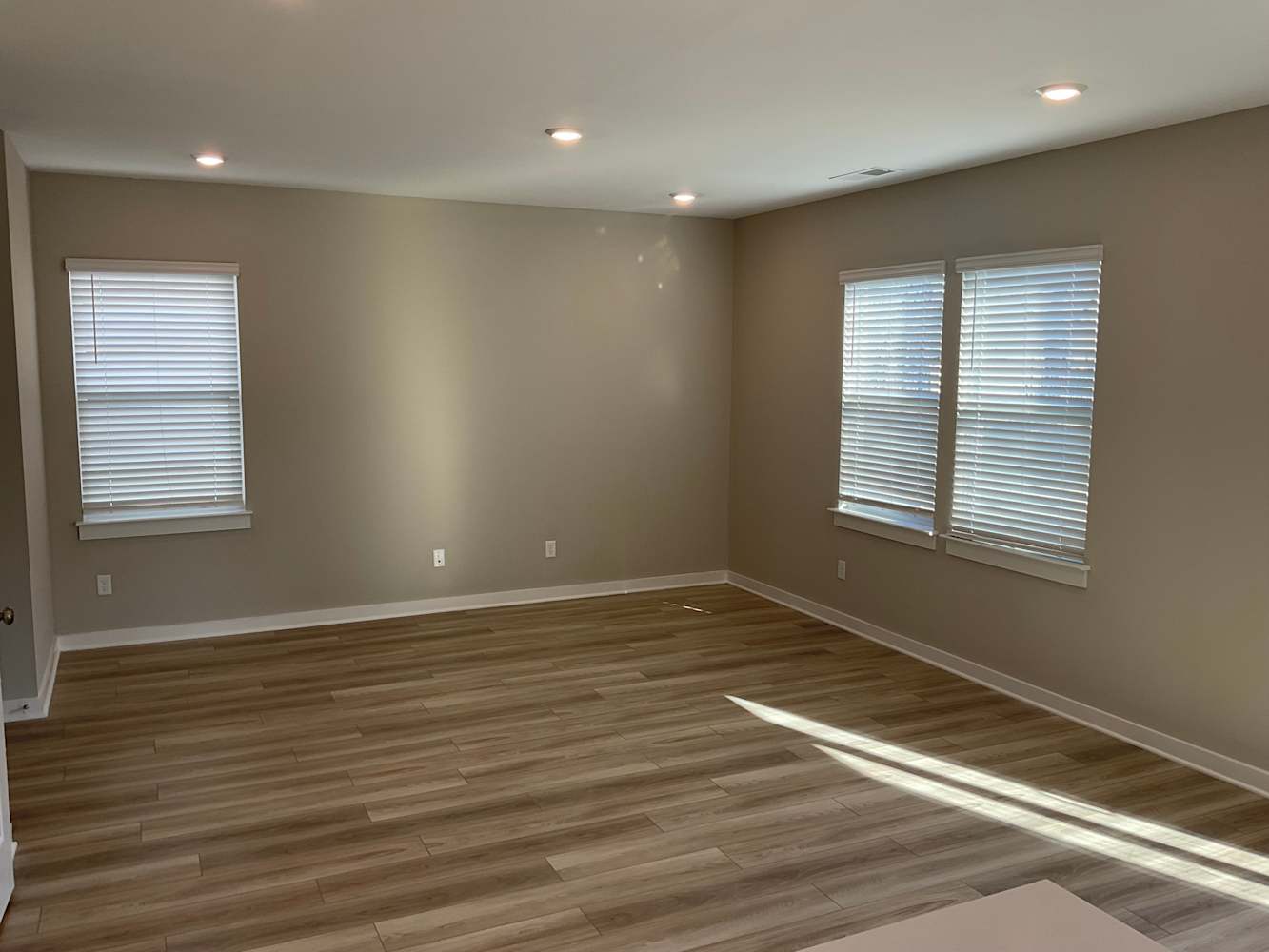 1023 Baltusrol Ln photo 2
