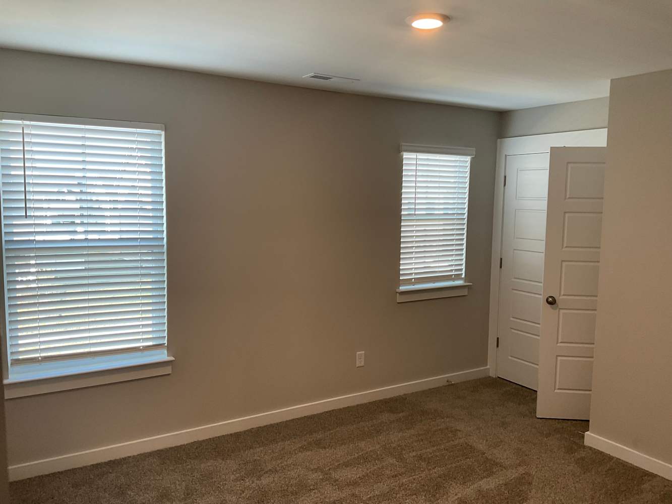1023 Baltusrol Ln photo 4