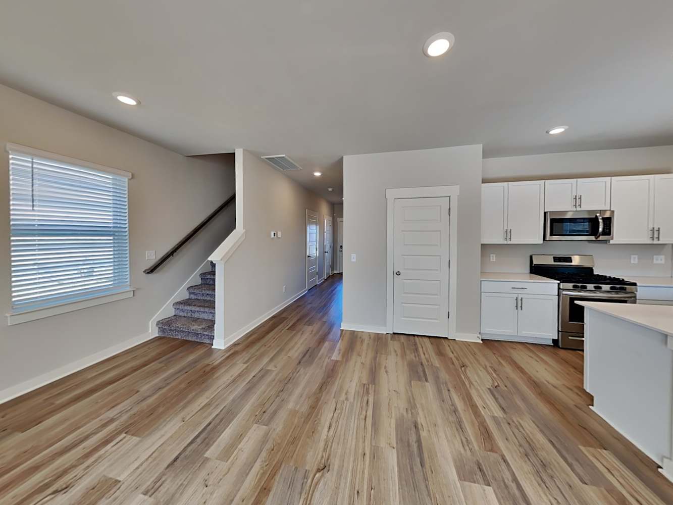 1013 Baltusrol Ln photo 5