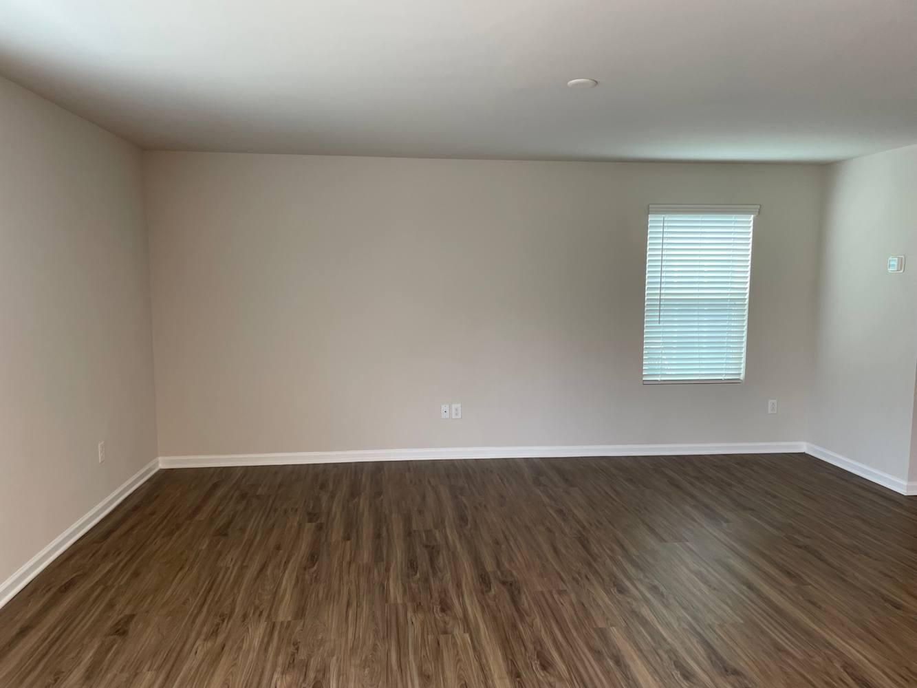 1125 Woodhouse Dr photo 3