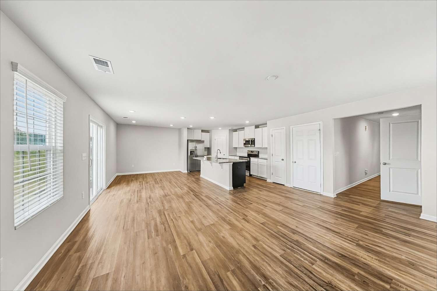 1106 Woodhouse Dr photo 5