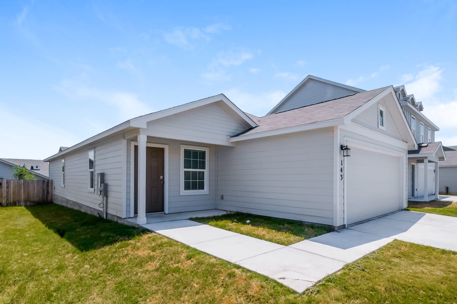 143 Pasadena Pl photo 3