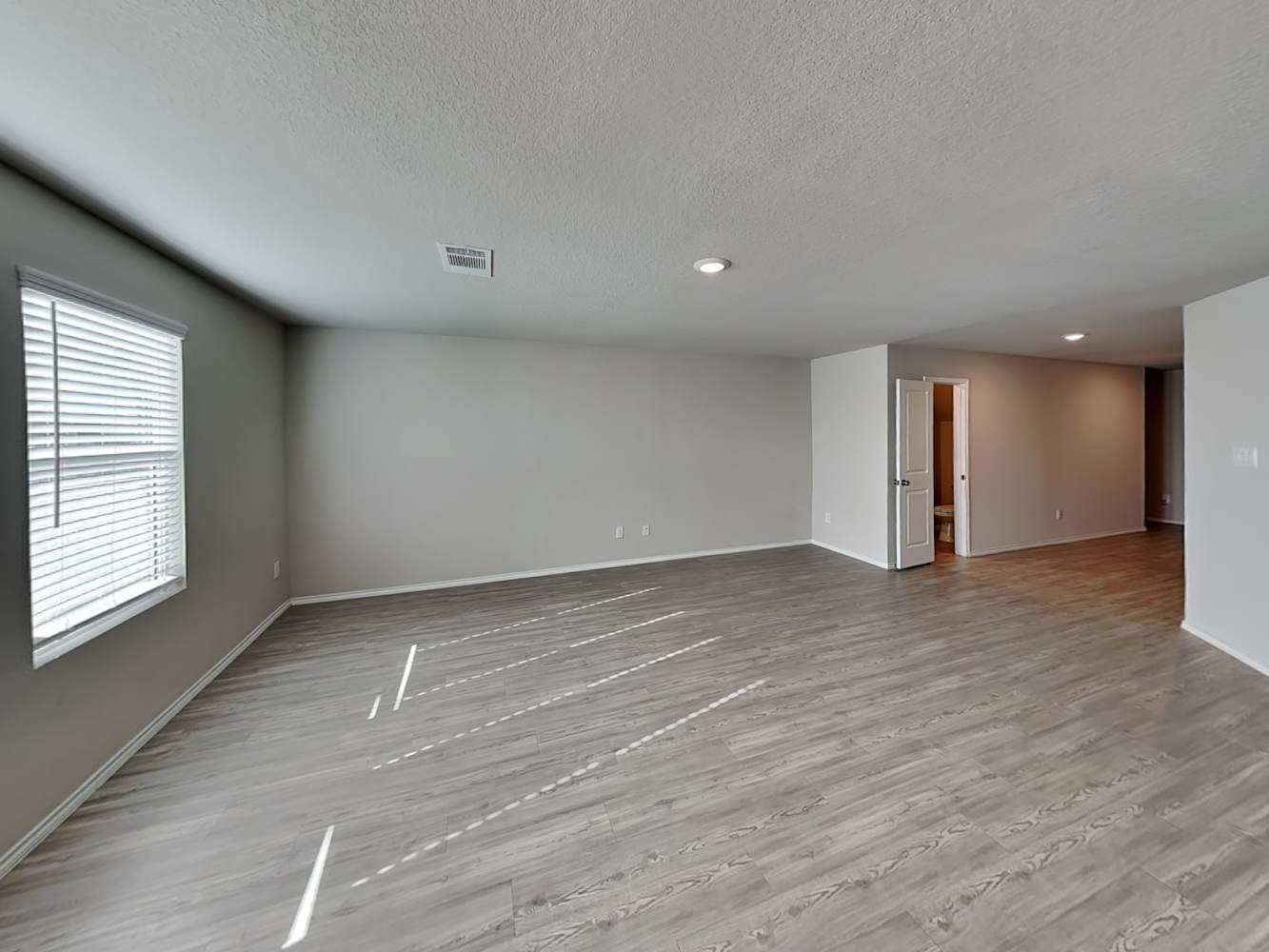 146 Pasadena Pl photo 4
