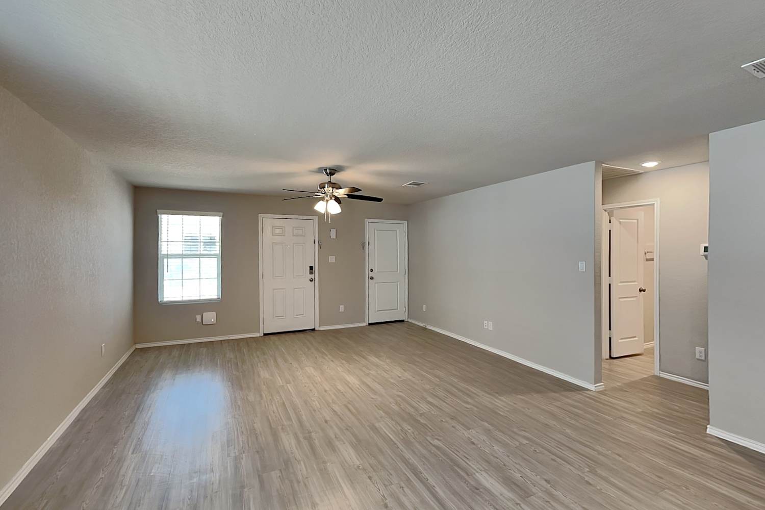 138 Pasadena Pl photo 4