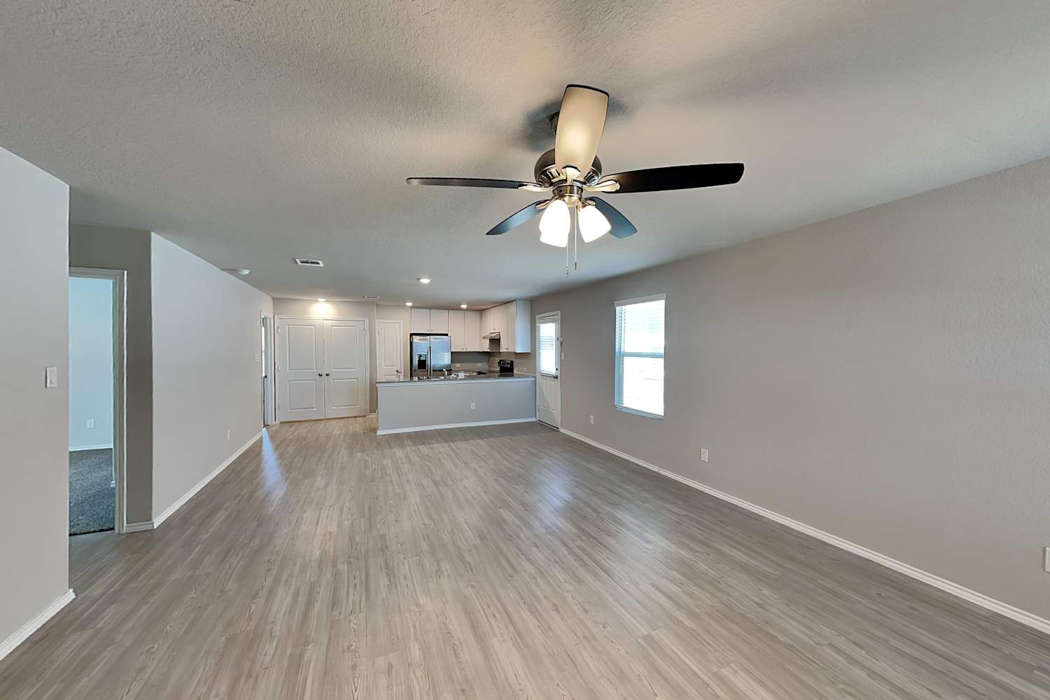 138 Pasadena Pl photo 3