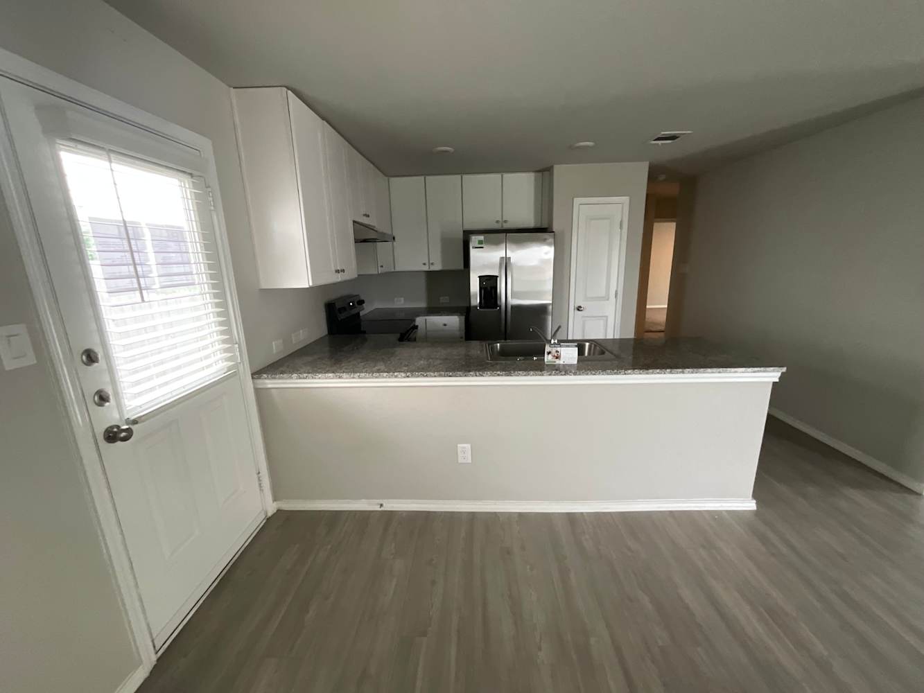 126 Pasadena Pl photo 3
