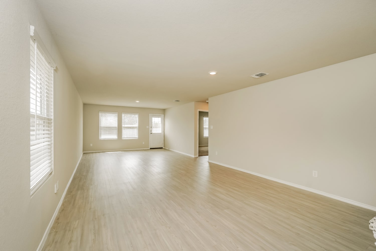 7410 Adaja Riv photo 3