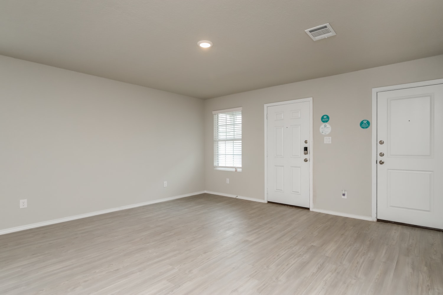 10554 Varmus Dr photo 4