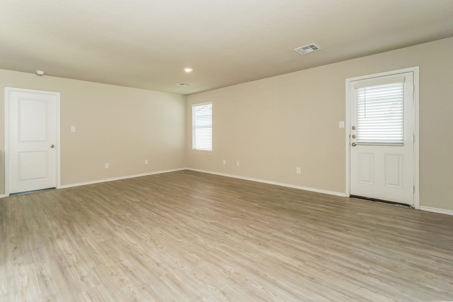 4146 Southton Tarn photo 5