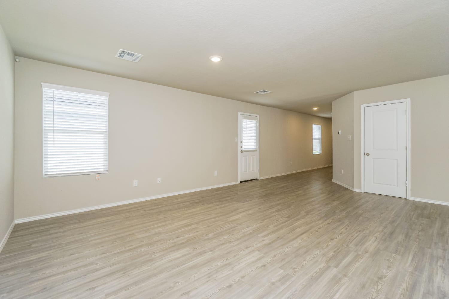 4146 Southton Tarn photo 4