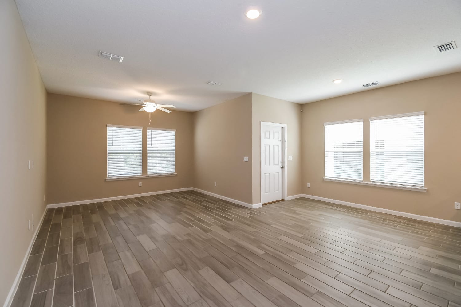 345 Cherry Ridge Dr photo 4