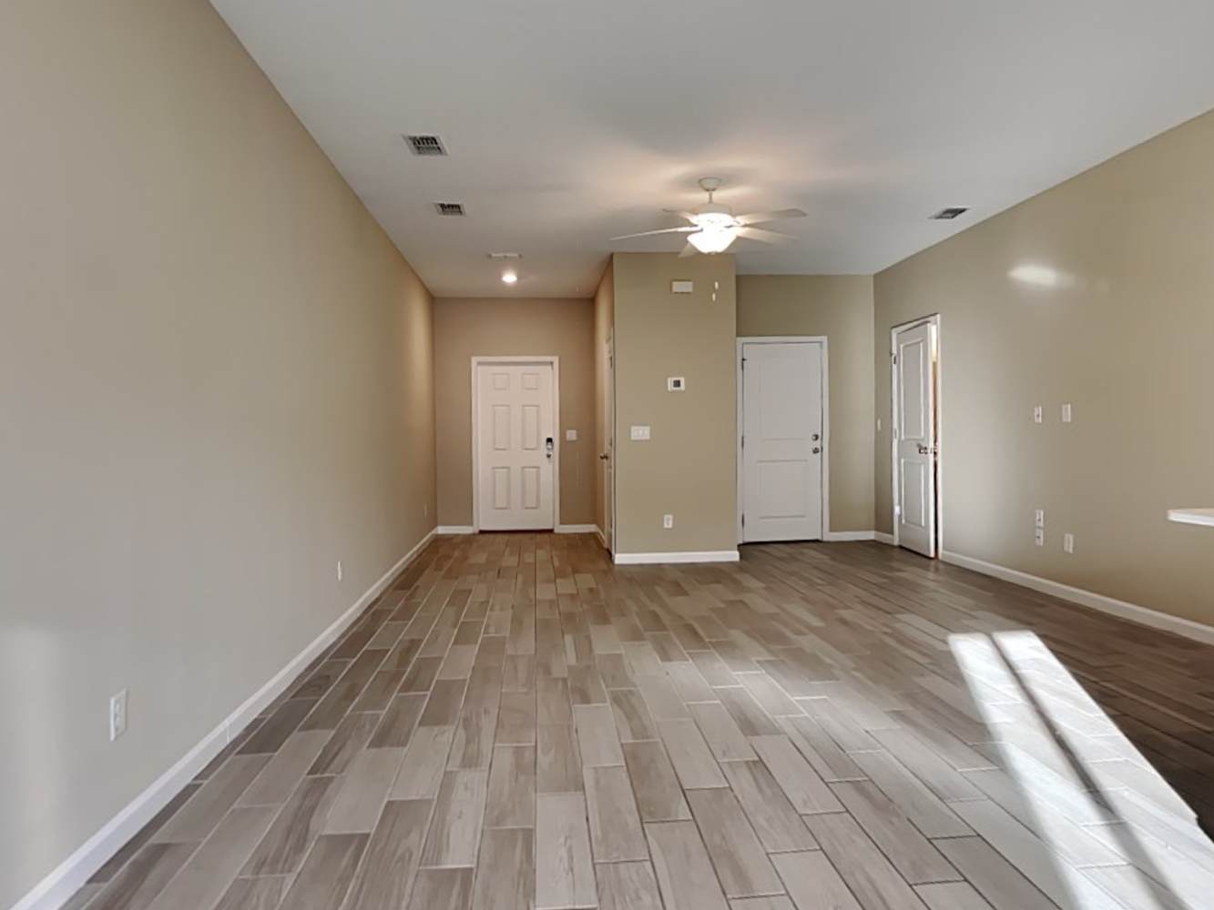 580 Cherry Ridge Dr photo 4