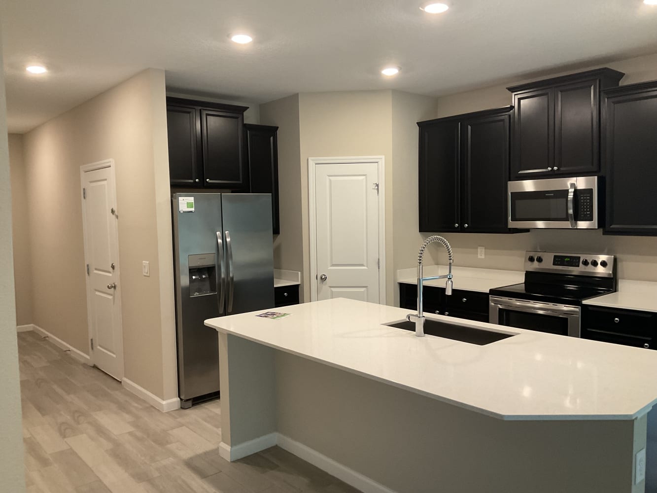 9516 Lovage Ln photo 4