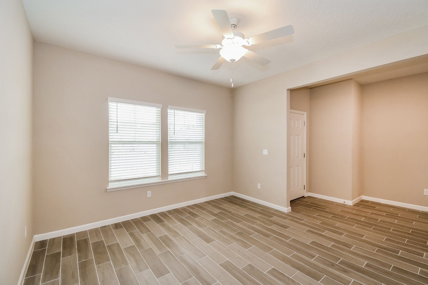 9853 Lemon Grass Ln photo 3