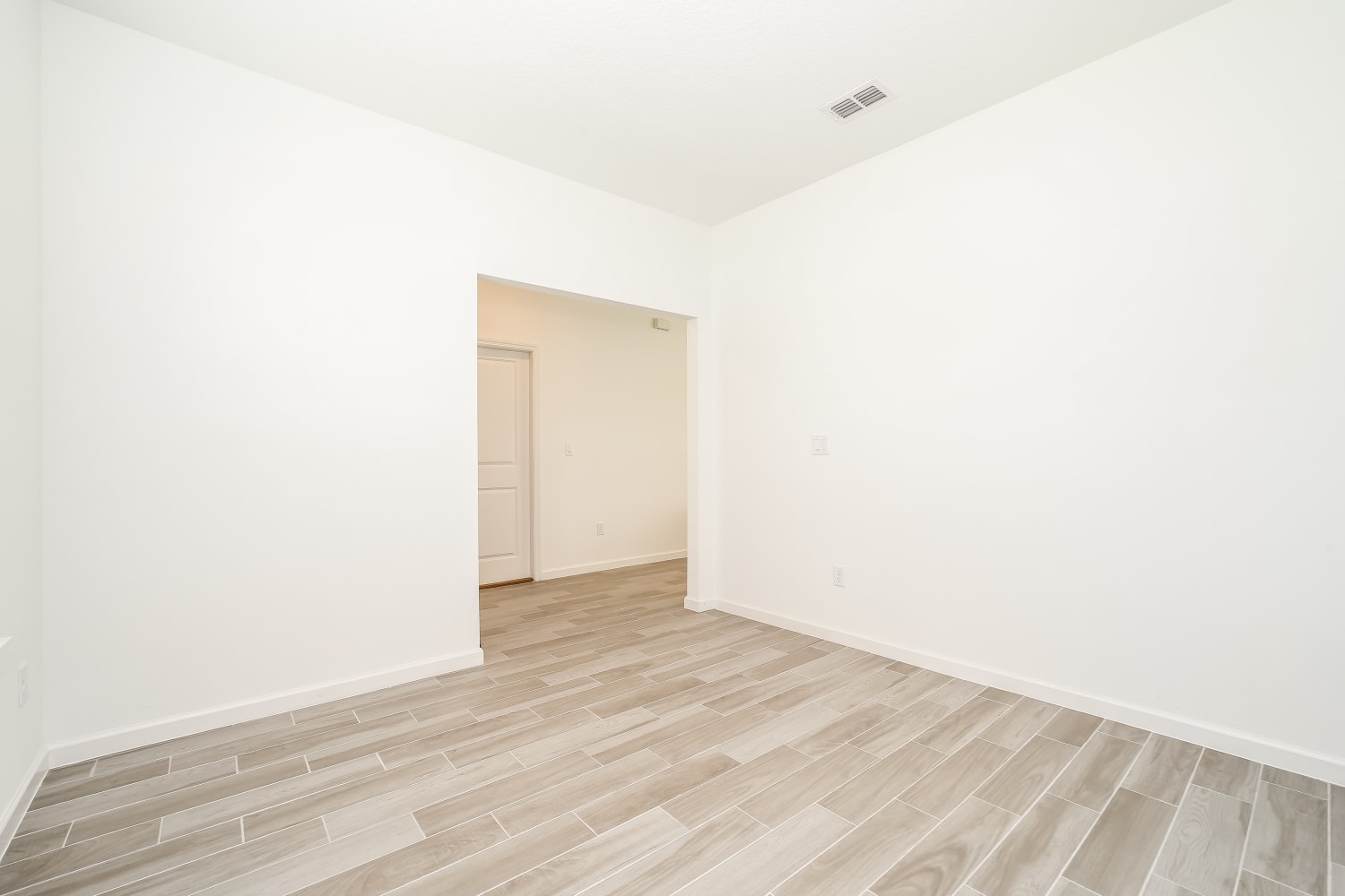 7561 Chervil St photo 4