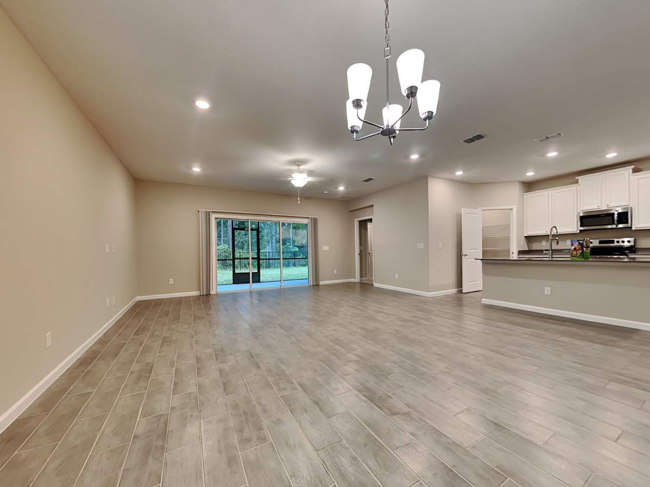 2469 Laylas Wy photo 4