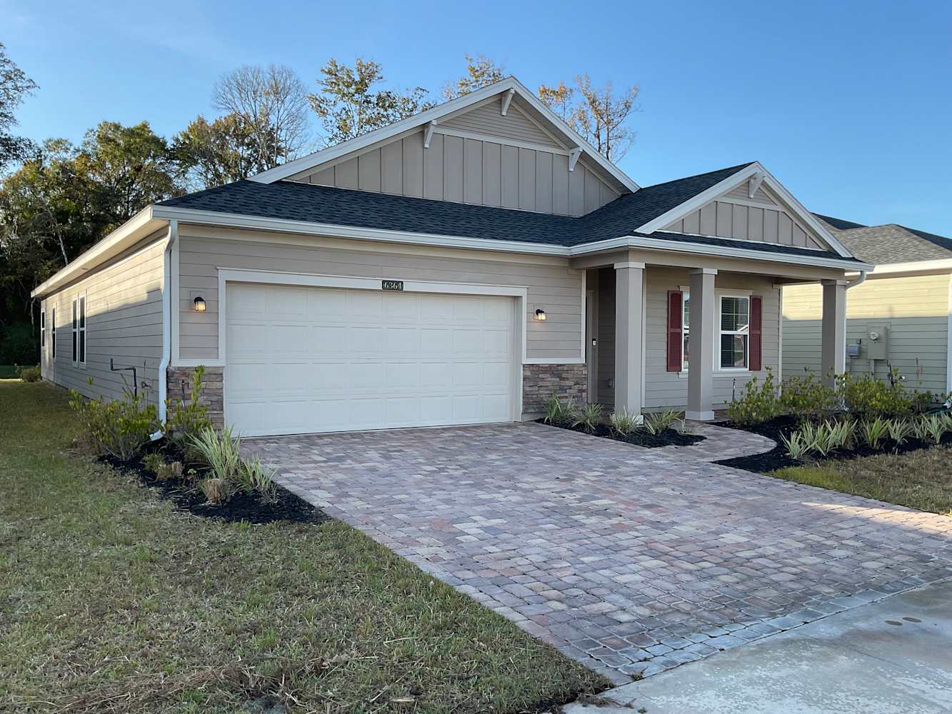 6364 Starlight Dr photo 2