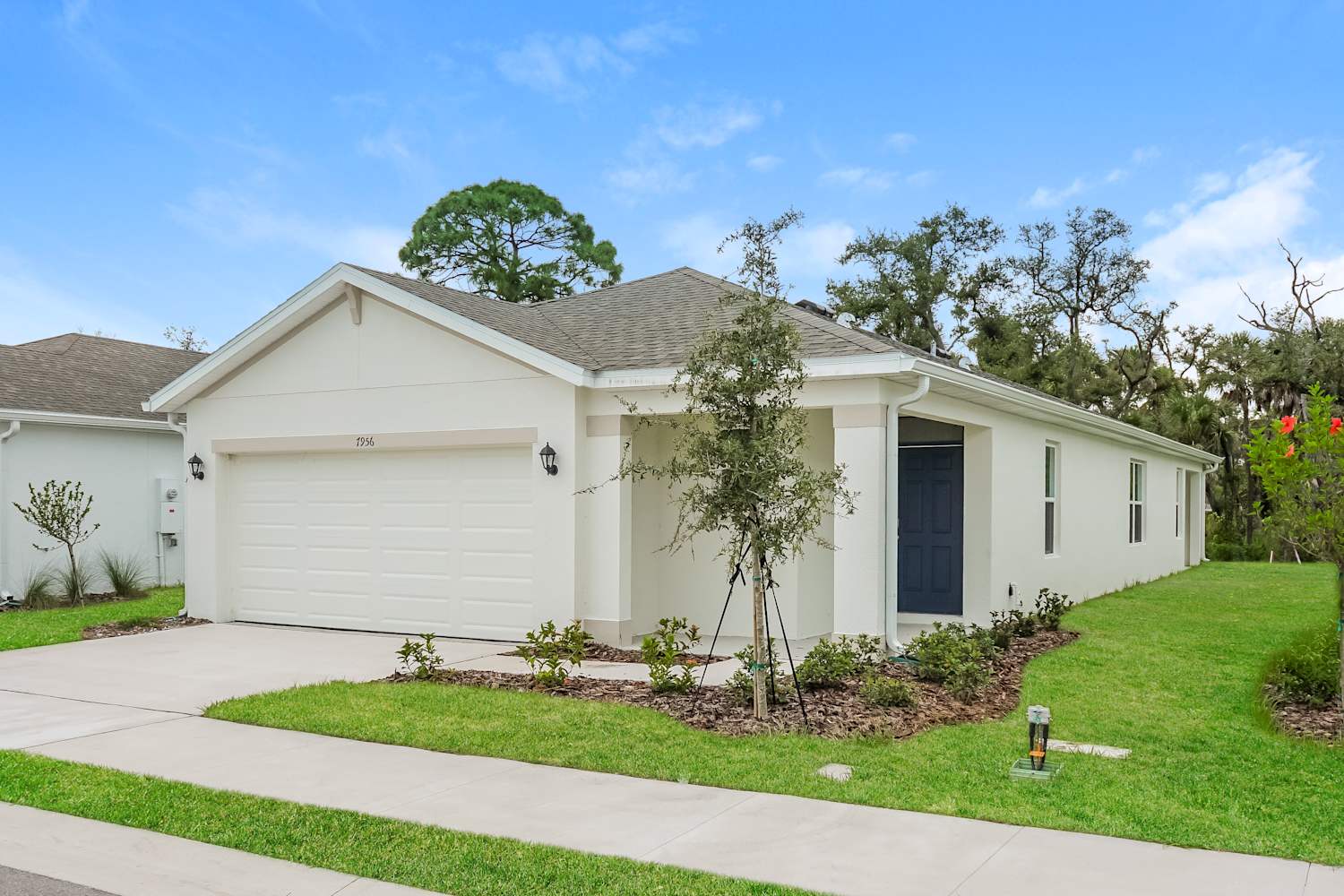 7956 Majestic Palms Court photo 3