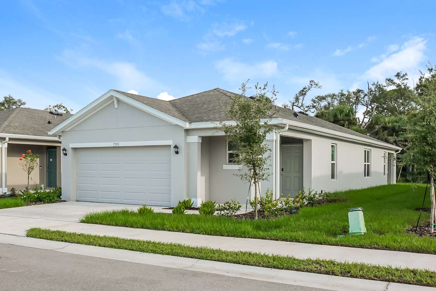 7972 Majestic Palms Court photo 3